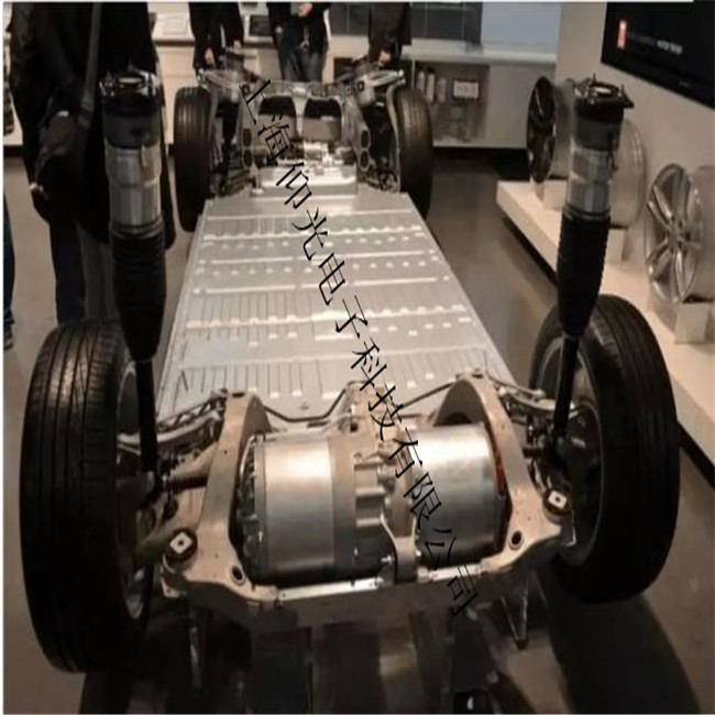 特斯拉 Tesla電動(dòng)汽車控制器無(wú)直流電壓輸出或電壓輸出不穩(wěn)定的故障維修