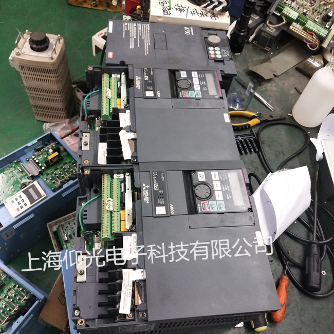三菱變頻器維修故障FR-F740-30K-TW報(bào)E.OV2代碼修理