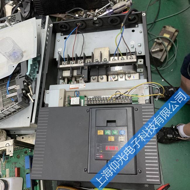 歐姆龍變頻器維修真假過(guò)電流故障維修電話